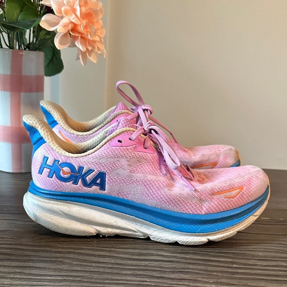 Hoka Clifton 9